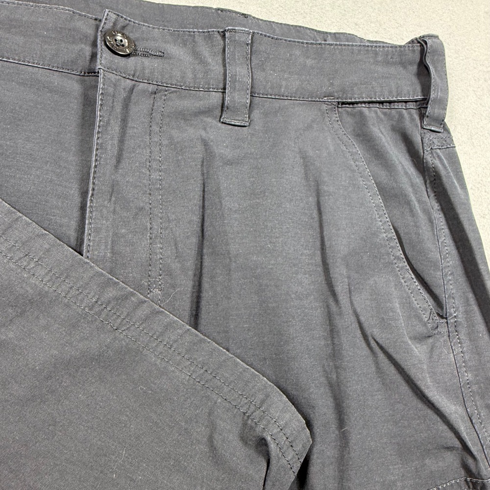 Huk Mens Performance Fishing Shorts Gray Stretch Cargo Ventilated Size Large